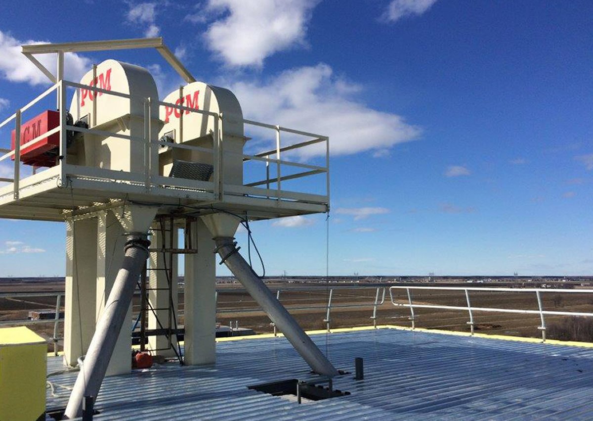 Bucket elevator split bearings